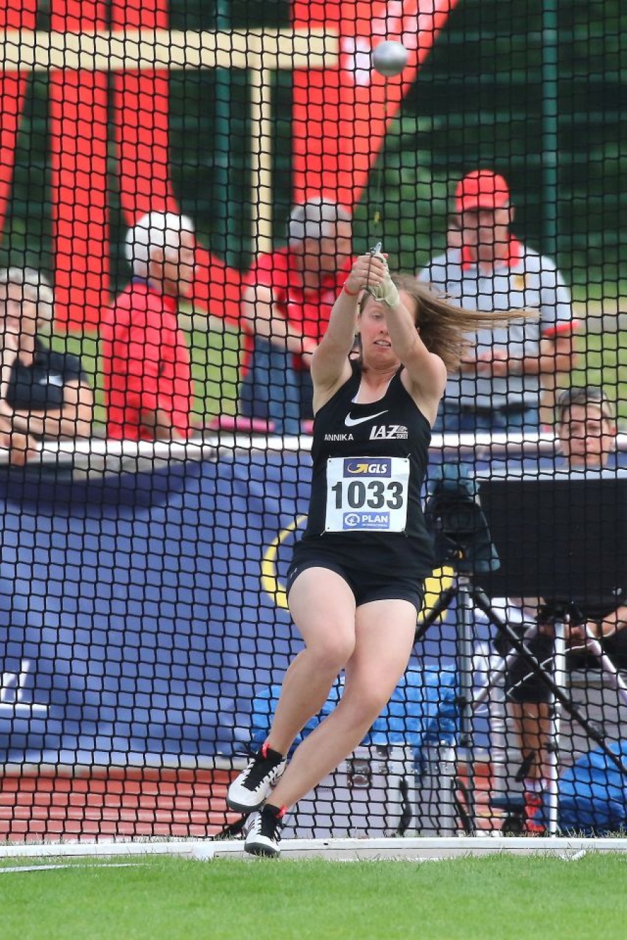 Annika Straub  Annika Straub