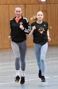 Internationaler Einsatz: im belgischen Louvain-la-Neuve gehen die beiden LAZ-Talente Sophie Martin (links) und Maja Bolinger beim U18-Länderkampf im Westfalenteam gegen die Nationalmannschaften Belgiens und der Niederlande an den Start. Foto: Bottin|||