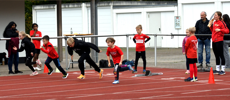 Start zum 30-Meter-Sprint stand für die Jüngsten beim Sportabzeichentag des LAZ Soest im Schulzentrum auf dem Programm. Foto: Bottin
