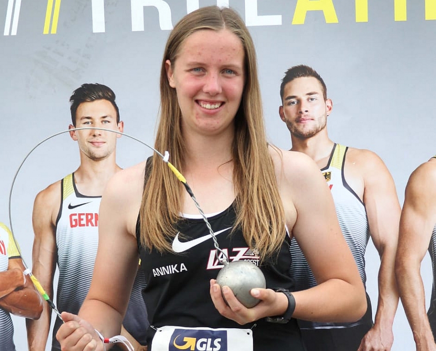 Annika Straub. Annika Straub.