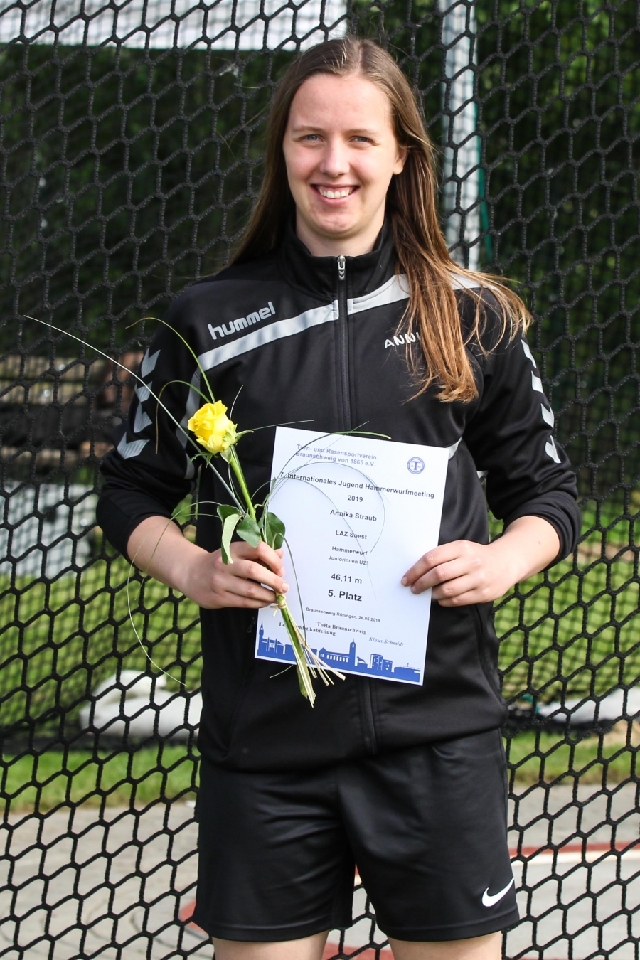 Annika Straub  Annika Straub