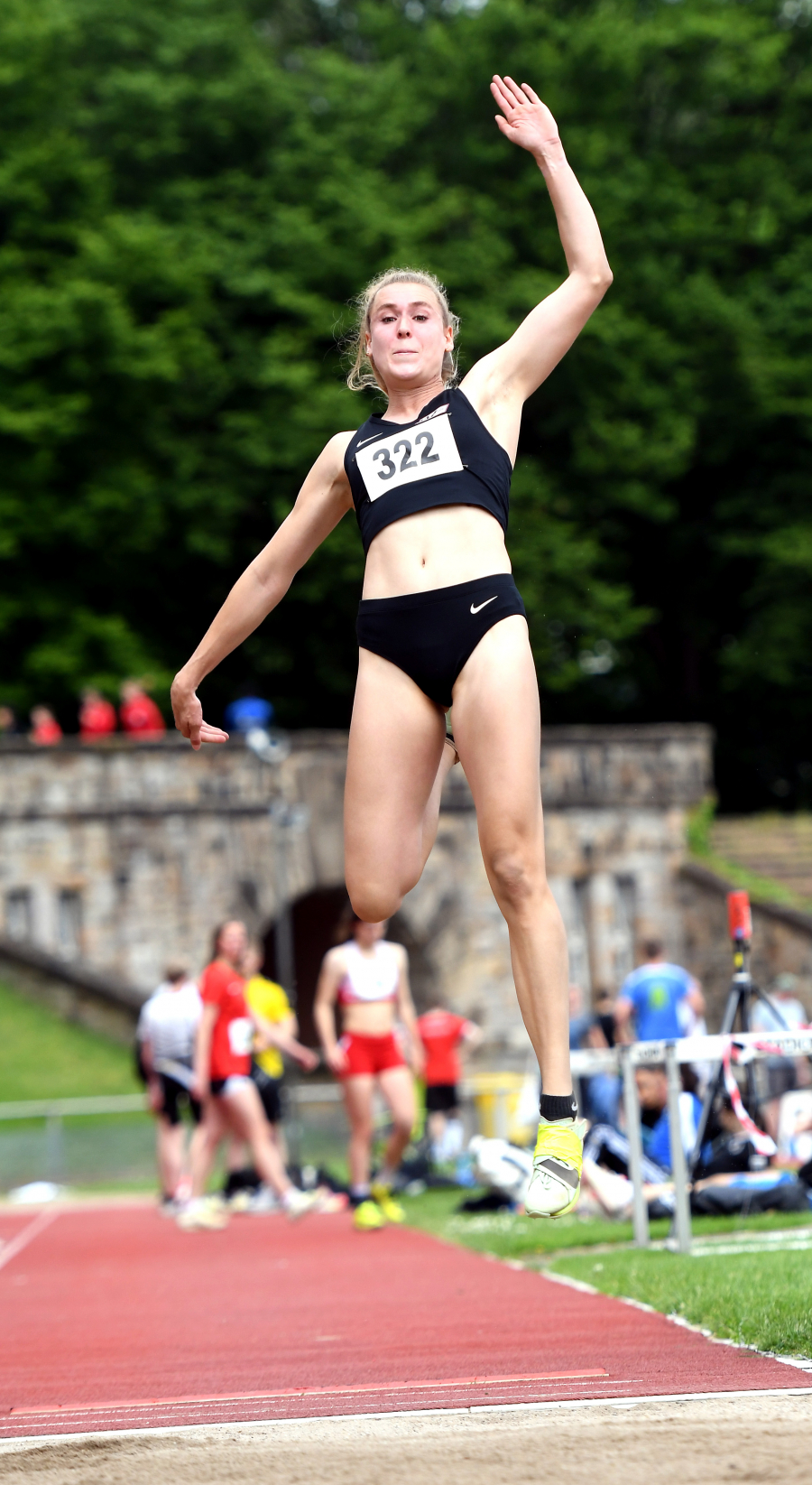LAZ-Mehrkämpferin Laura Voß erzielte in Gladbeck 5,85 Meter im Weitsprung. Foto: Bottin
