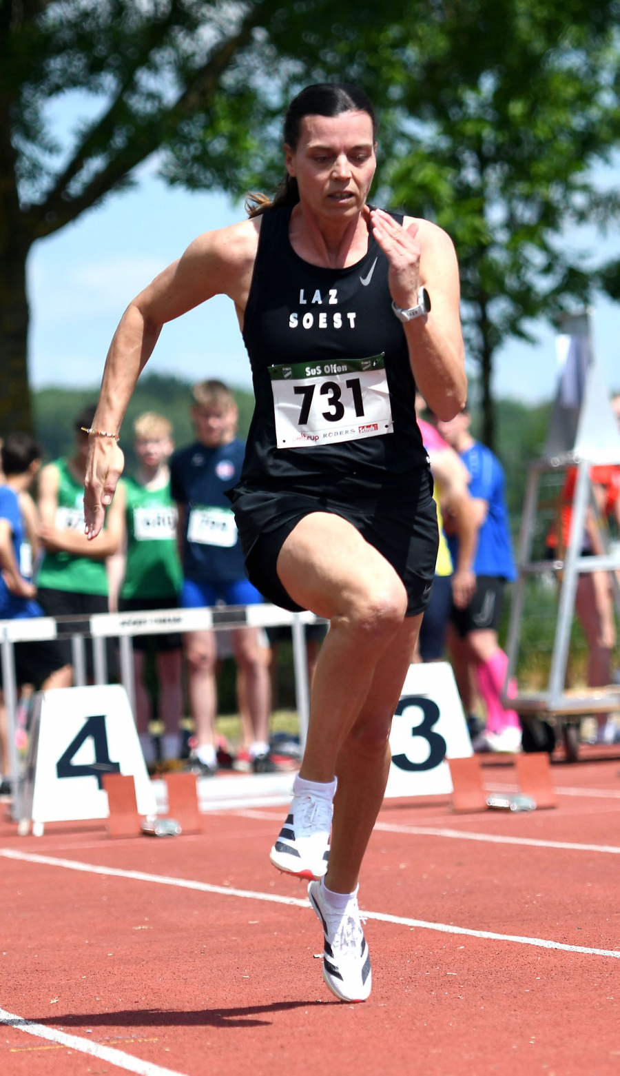Erstmals unter 30 Sekunden: Ines Rustemeyer vom LAZ Soest besiegte die Favoritin und wurde W50-Westfalenmeisterin über 200 Meter. Foto: Bottin