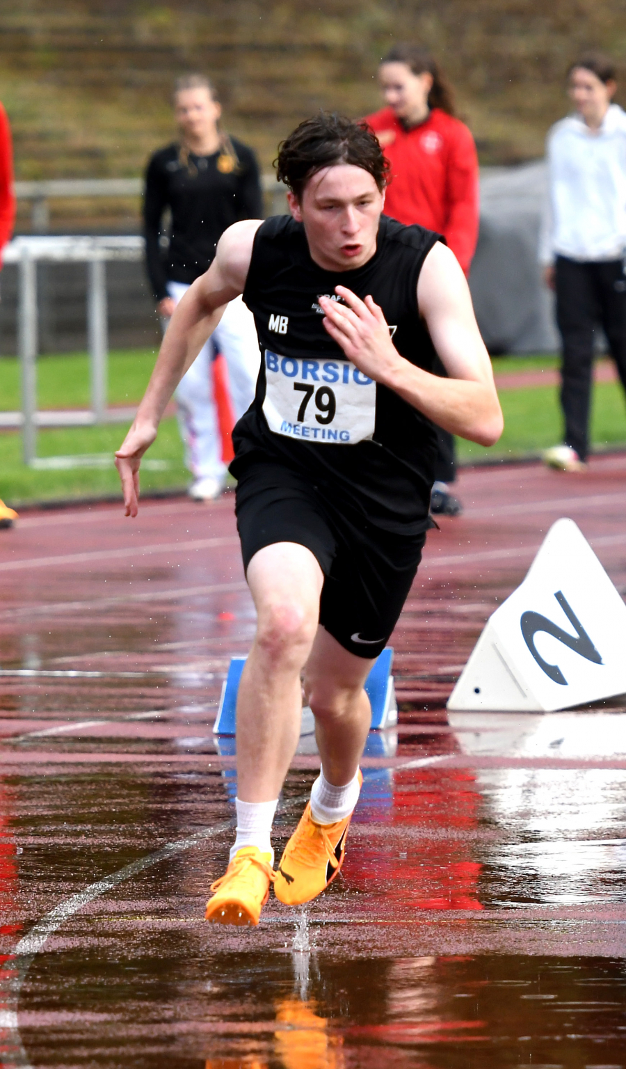 Martin Brewe vom LAZ Soest erzielte in Gladbeck persönliche Bestzeiten über 100 Meter und 200 Meter. Foto: Bottin