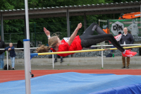 Greta Karsten sprang in Werl 1,48 Meter hoch. Foto: Reinhard|Auch im 75 Meter-Sprint war Greta Karsten (in rot) nicht zu schlagen. Foto: Klute|1,54 Meter im Hochsprung bedeuteten für Rafael Hesse eine neue persönliche Bestleistung. Foto: Klute|||
