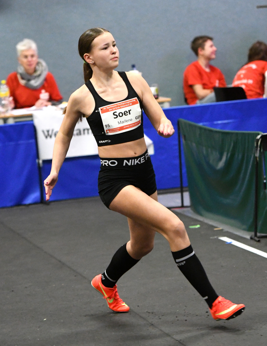 Vor dem Abheben: W14-Athletin Marlene Soer musste sich beim Meeting in Clarholz diesmal mit 1,37 Meter zufrieden geben. Foto: Bottin