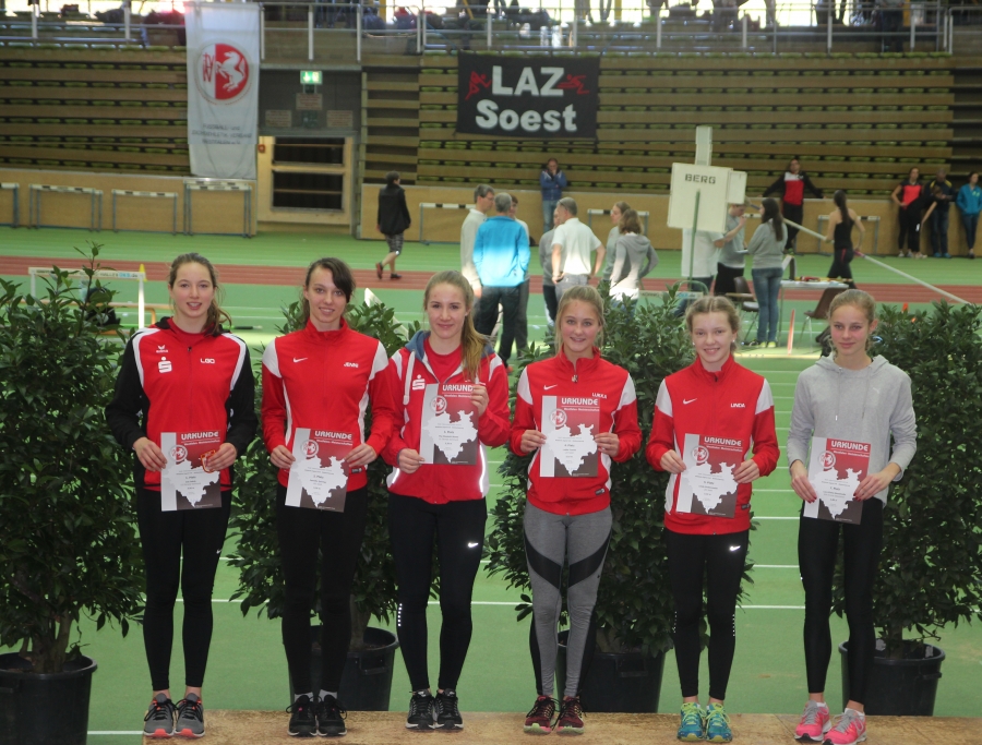 Jennifer Quiring (Zweite von links) gewann den Vize-Titel in Dortmund. Jennifer Quiring (Zweite von links) gewann den Vize-Titel in Dortmund.