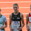 v.l.n.r. Victoria Krien (SV Preußen Berlin), Nia Ferige, Mia Sophie Mühle (TSG Wehrheim). Foto: Reinhard|Im Diskuswurf kam sie auf Platz 16. Foto: Schellig|Im mobilen Hammerwurfkäfig vor dem Donaustadion ging es rund. Foto: Schellig|Fanclub: Familie und Freunde begleiteten Nia am Wochenende in Ulm. Foto: Schellig|Hochkonzentriert ging sie in den Ring. Foto: Schellig|Eine gute Orientierung und das richtige Timing sind beim Abwurf gefragt. Foto: Schellig|||