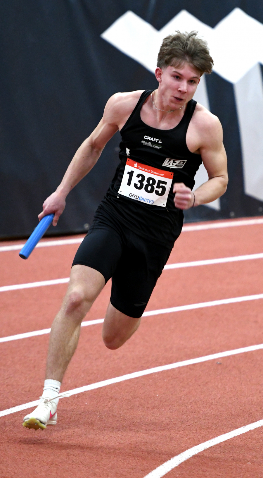Matthis Eckhoff kam mit der U20-Staffel des LAZ Soest über 4 x 200 Meter nach 1:37,94 Minuten ins Ziel. Foto: Bottin