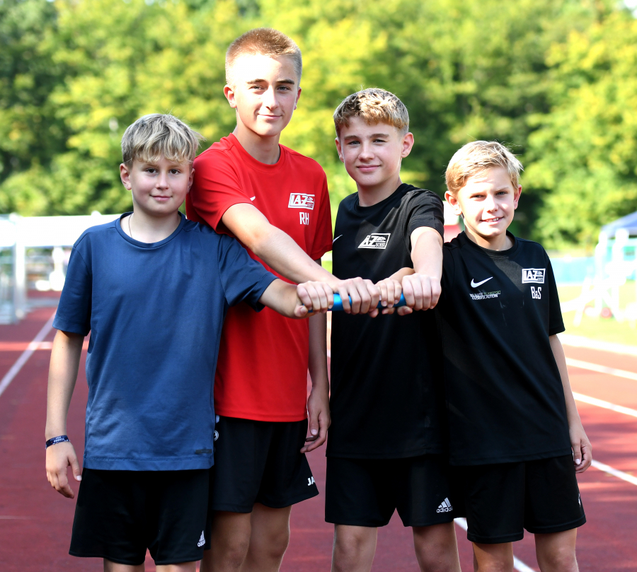 Gelungener Staffelstart: Das U14-Quartett des LAZ Soest mit (von links) Malte Langenscheidt, Rafael Hesse, Michel Bottin und Bastian Sievert freute sich in Blomberg über 42,93 Sekunden und Platz zwei im 4 x 75-Meter-Wettbewerb. Foto: Bottin