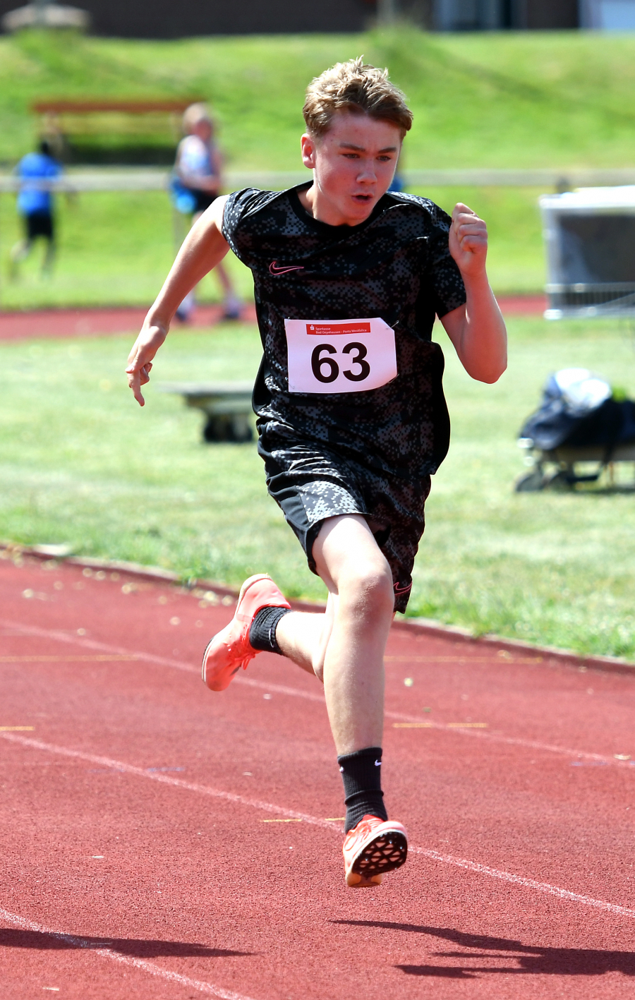 U14-Sportler Michel Bottin vom LAZ Soest glänzte in Porta Westfalica mit vier neuen persönlichen Bestleistungen und setzte sich über 60-Meter-Hürden und im Dreikampf an die Spitze der westfälischen Bestenliste. Foto: Bottin