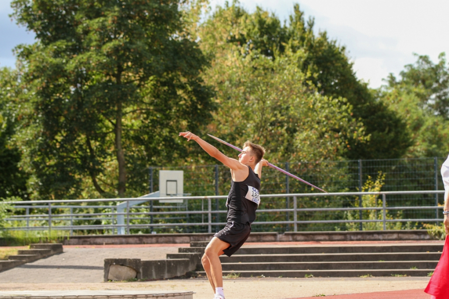 Kraftvoller Speerwurf: Rafael Hesse ist nun zweitbester Speerwerfer in Deutschland. Foto: Reinhard Kraftvoller Speerwurf: Rafael Hesse ist nun zweitbester Speerwerfer in Deutschland. Foto: Reinhard