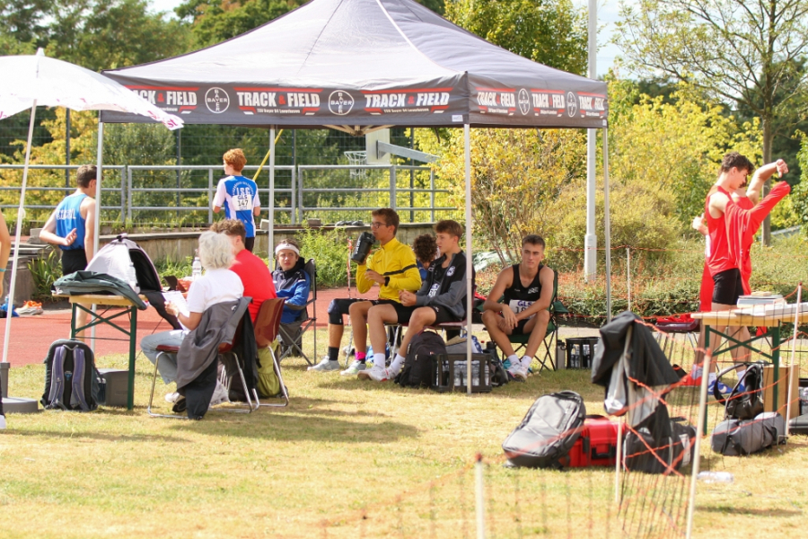 Mehrkampf bedeutet auch viel Zeit zusammen mit der Konkurrenz zu verbringen. Foto: Reinhard Mehrkampf bedeutet auch viel Zeit zusammen mit der Konkurrenz zu verbringen. Foto: Reinhard
