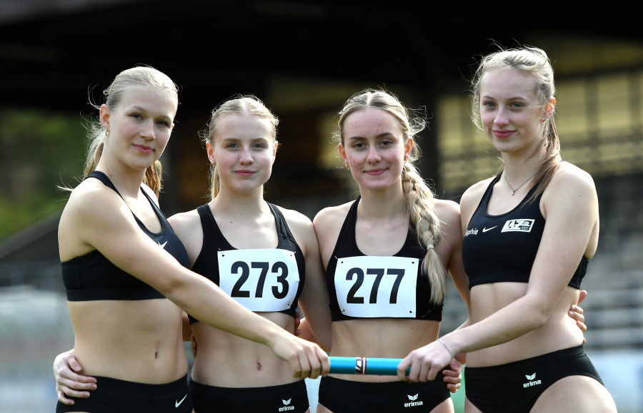 Das U18-Quartett des LAZ Soest - v.l.n.r.: Mia Vollmer, Maja Bolinger, Maya Klute und Sophie Martin - unterbot gleich im ersten Saisonrennen in 49,89 Sekunden die DM-Norm über 4 x 100 Meter. Foto: Bottin