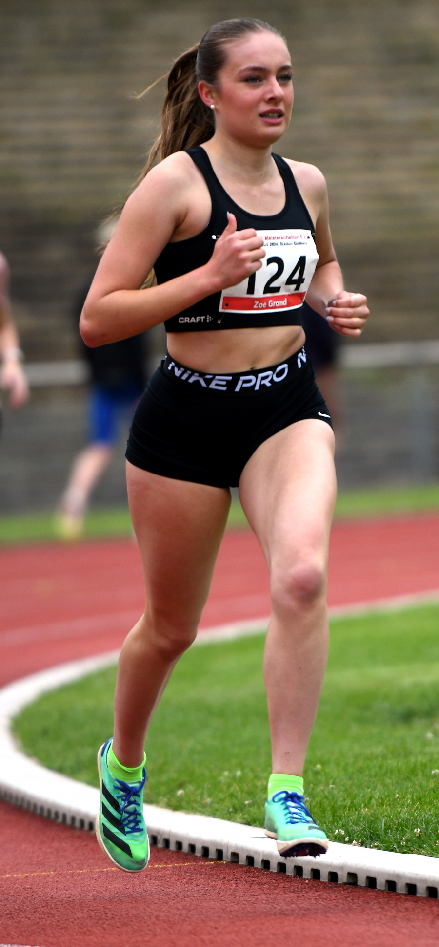 U18-Athletin Zoe Grond vom LAZ Soest legte die 1500 Meter in Gladbeck in 5:14,45 Minuten zurück. Foto: Bottin