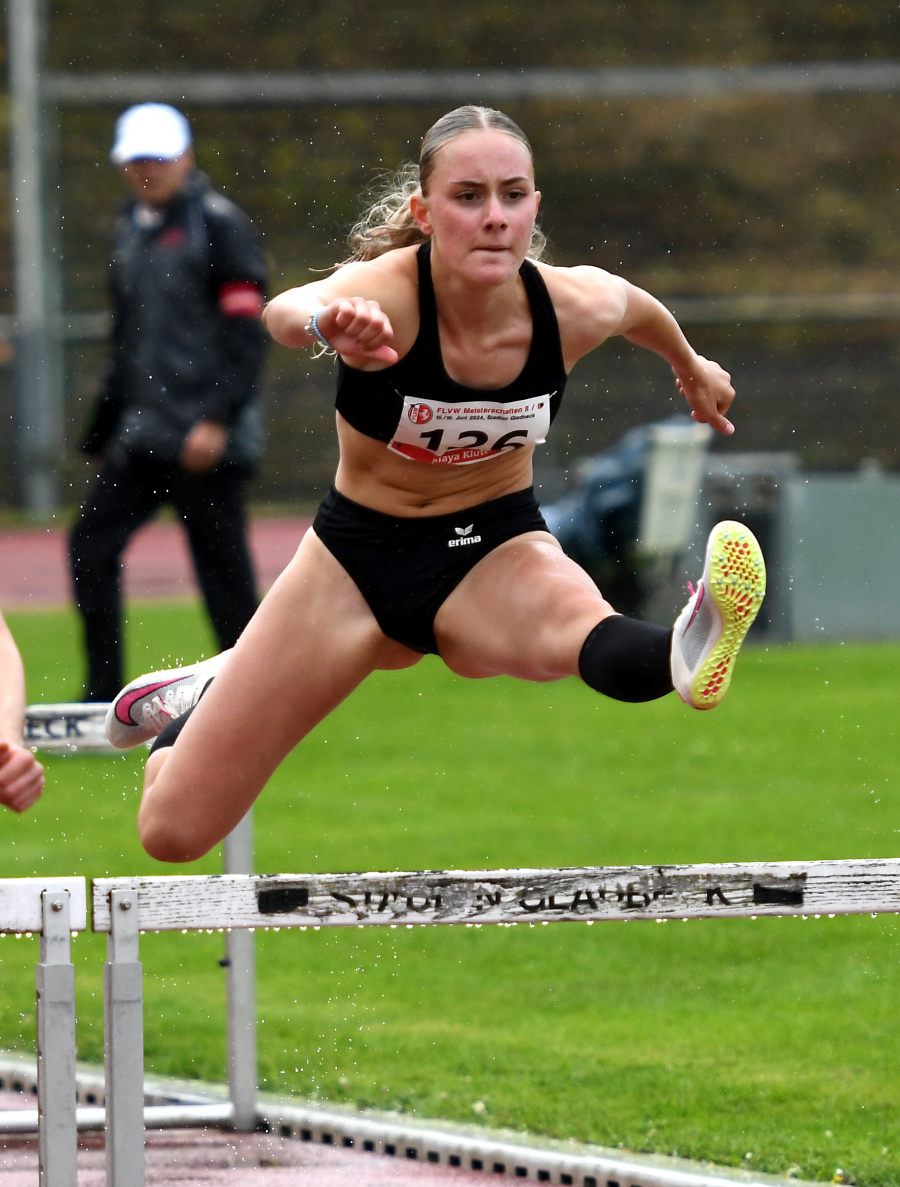 Maya Klute vom LAZ Soest legte die 100-Meter-Hürden bei der weibl. Jugend U18 ins 16,02 Sekunden zurück. Foto: Bottin