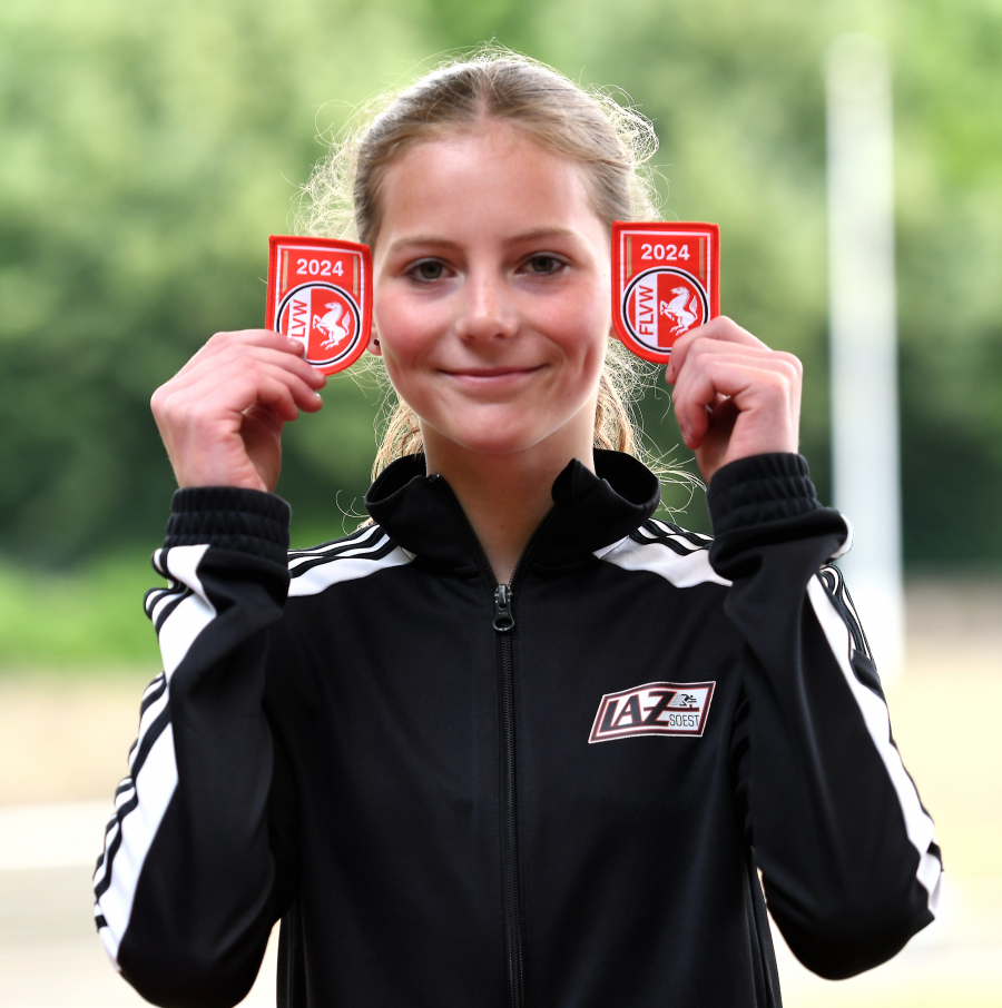 Nia Ferige ist einfach nicht zu stoppen: In Gladbeck holte die W14-Sportlerin des LAZ Soest bereits ihre Westfalenmeistertitel Nummer vier und fünf in dieser Saison. Foto: Bottin