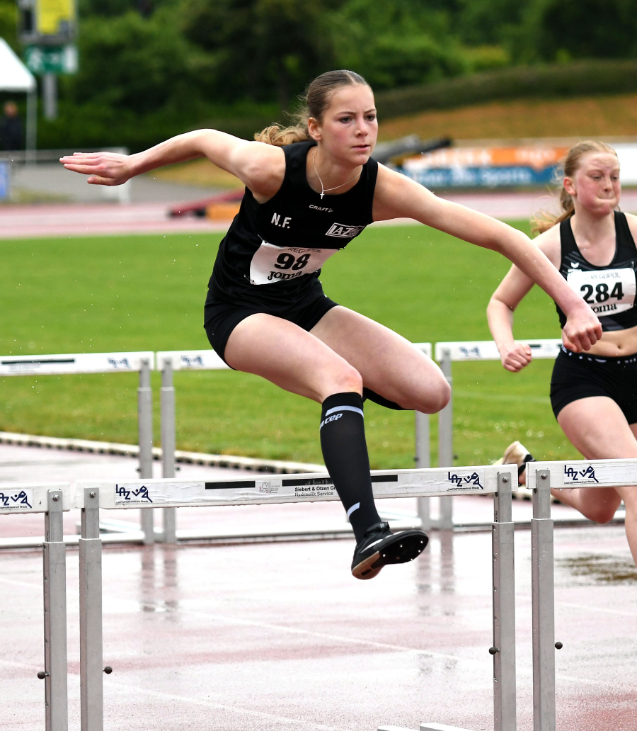 Vielseitig talentiert: W15-Athletin Nia Ferige vom LAZ Soest holte 2025 fünf Titel bei Westfalenmeisterschaften. Im Hammerwurf                              gelang der jungen Enserin mit DM-Platz sechs der Sprung in die deutsche Spitzenklasse. Foto: Bottin