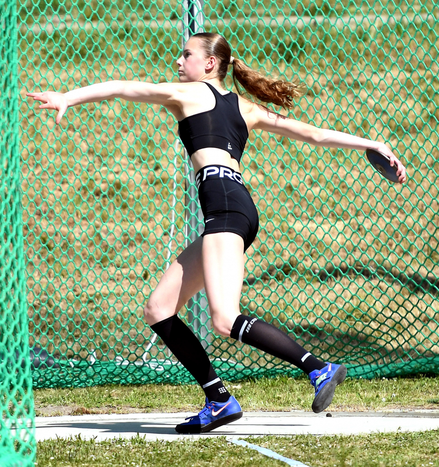 Favoritensieg: W15-Sportlerin Nia Ferige vom LAZ Soest holte sich mit einem deutlichen Vorsprung vor der Konkurrenz den Westfalentitel im Diskuswurf. Foto: Bottin Favoritensieg: W15-Sportlerin Nia Ferige vom LAZ Soest holte sich mit einem deutlichen Vorsprung vor der Konkurrenz den Westfalentitel im Diskuswurf. Foto: Bottin