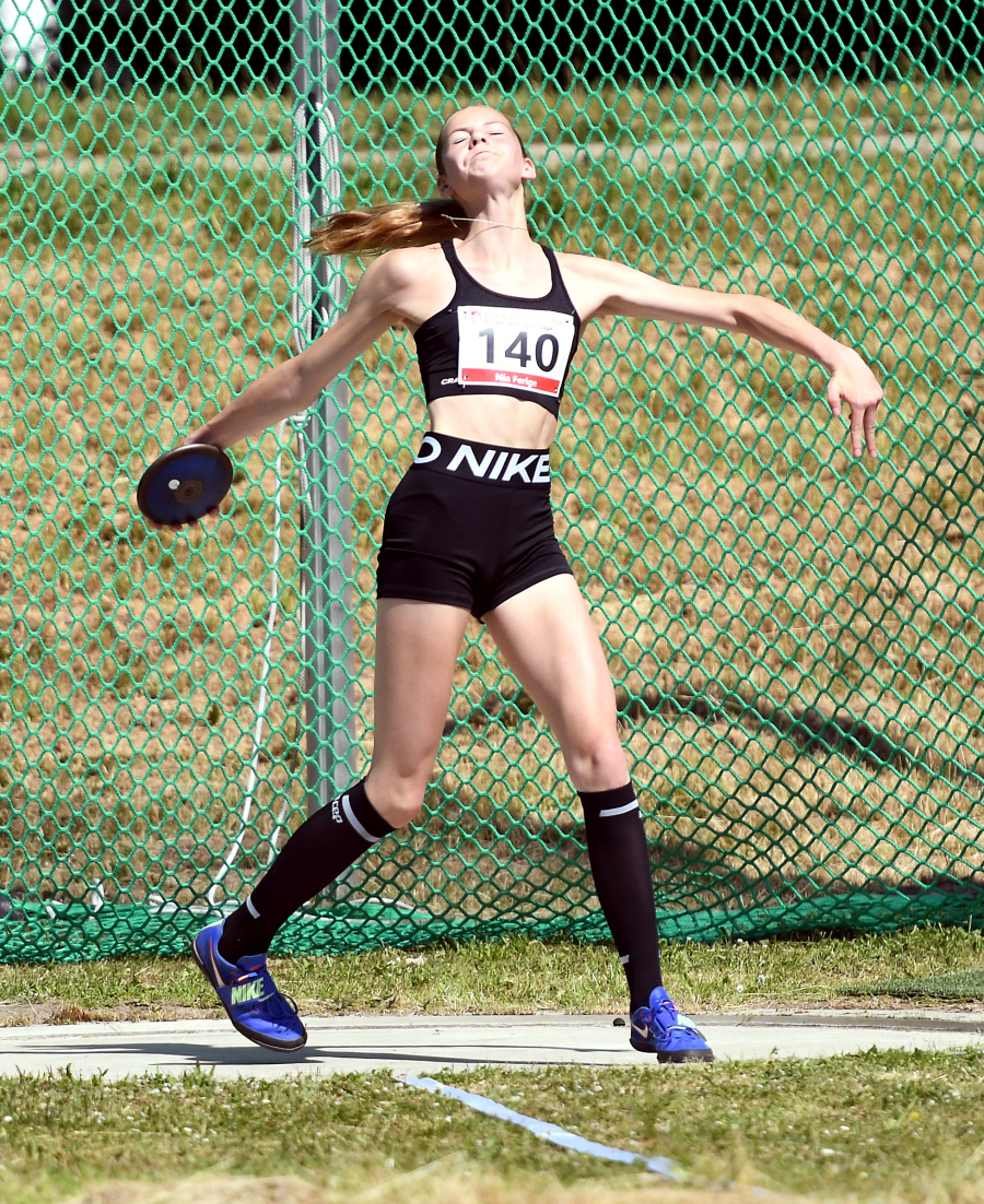 Favoritensieg: W15-Sportlerin Nia Ferige vom LAZ Soest holte sich mit einem deutlichen Vorsprung vor der Konkurrenz den Westfalentitel im Diskuswurf. Foto: Bottin Favoritensieg: W15-Sportlerin Nia Ferige vom LAZ Soest holte sich mit einem deutlichen Vorsprung vor der Konkurrenz den Westfalentitel im Diskuswurf. Foto: Bottin