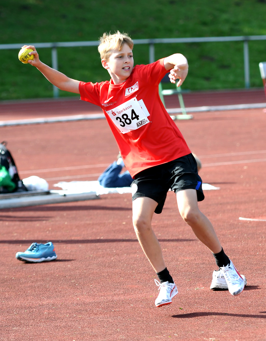 Lenn Wolf (M12) wurde Stadtmeister im Vierkampf seiner Altersklasse. Foto: Bottin Lenn Wolf (M12) wurde Stadtmeister im Vierkampf seiner Altersklasse. Foto: Bottin