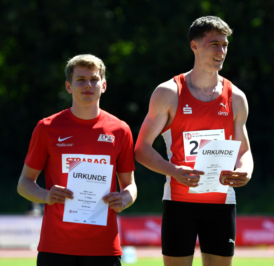 Vize-Westfalenmeister: Moritz Langenscheidt (links) vom LAZ Soest holte hinter Sieger Jannis Dettner (Dortmund) Silber über 400 Meter der U18. Foto: Bottin