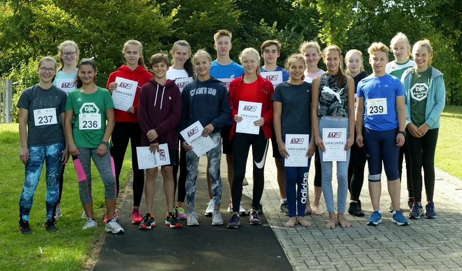 Die Speerwerfer der Altersklassen U14 und U16. Die Speerwerfer der Altersklassen U14 und U16.